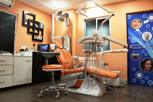 Glitz Dental Clinic & Implant Center, Belur, Liluah