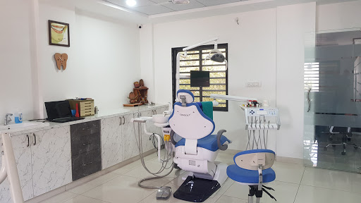 Om Dental Care & implant Centre
